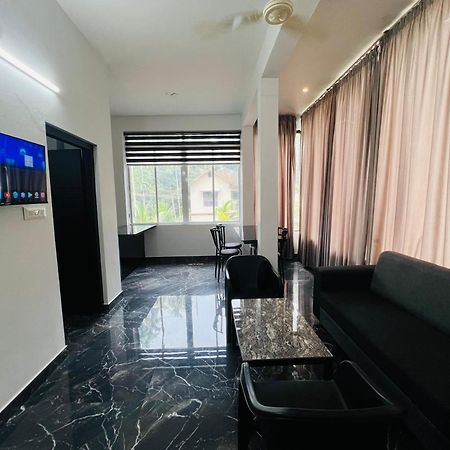 Nest Homes Nilambūr Esterno foto